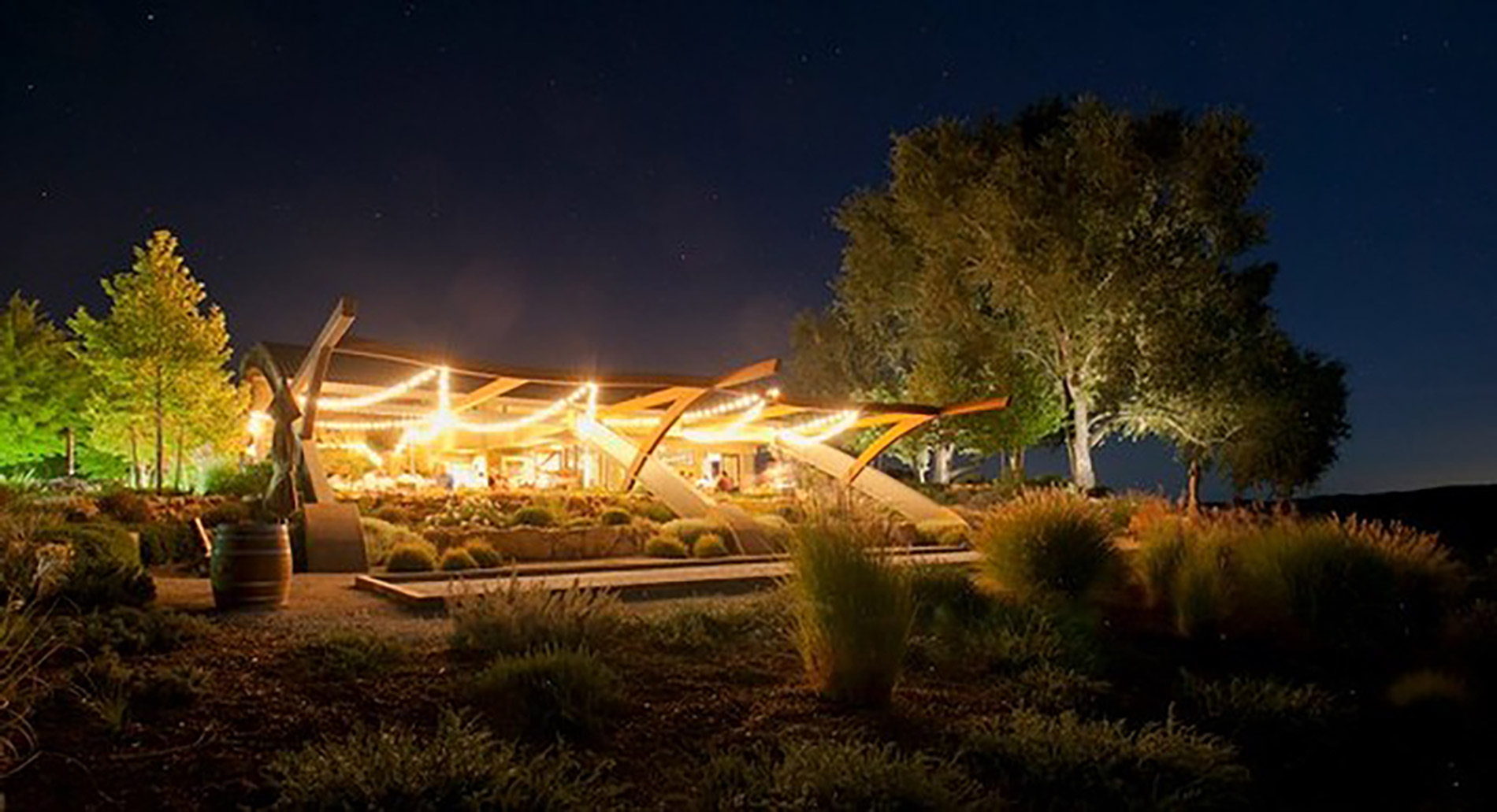 Denner's Comus Vista Tasting Room at night.